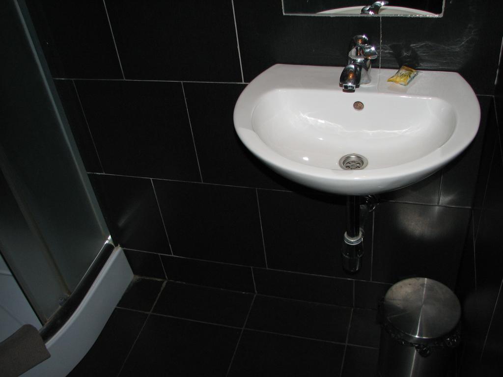 Hostel Fabryka Wloclawek Bagian luar foto