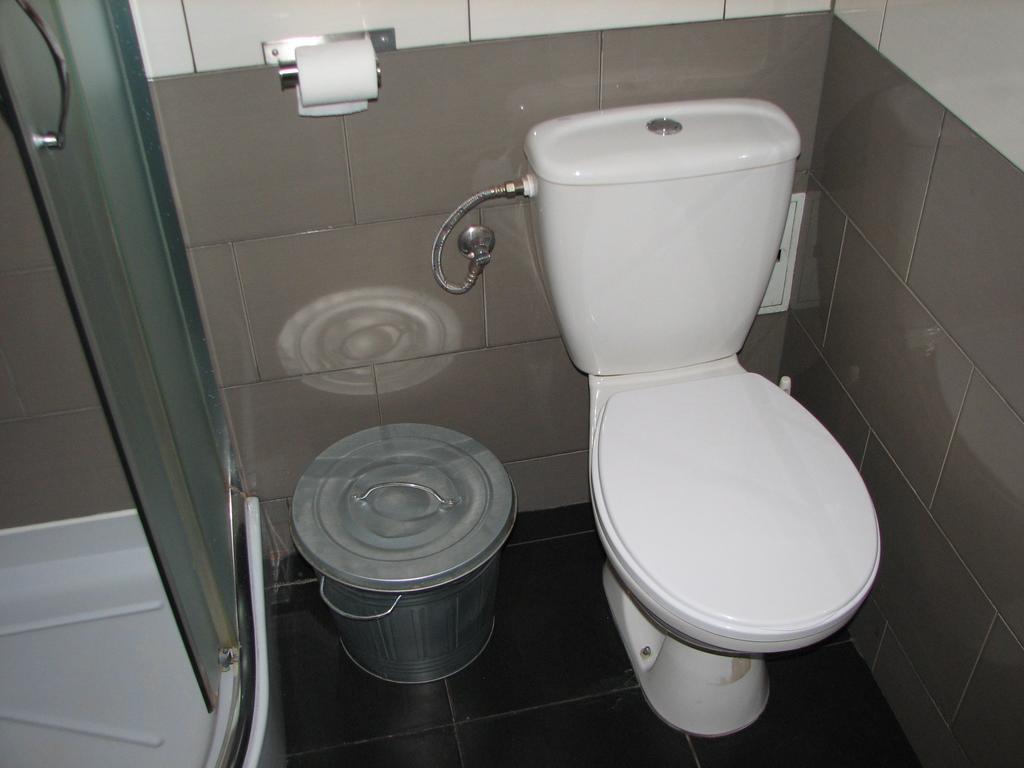 Hostel Fabryka Wloclawek Bagian luar foto